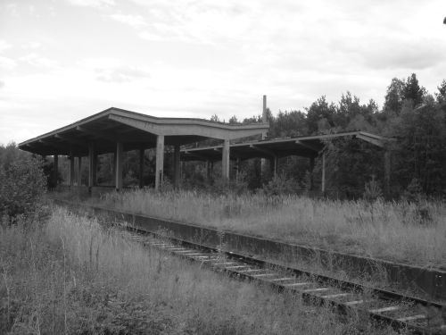 Auf diesen Gleisen kommt kein Zug mehr an. Bahnhof Schwarze Pumpe im Jahr 2006 (Foto: Martin Schmidt, Hoyerswerda)